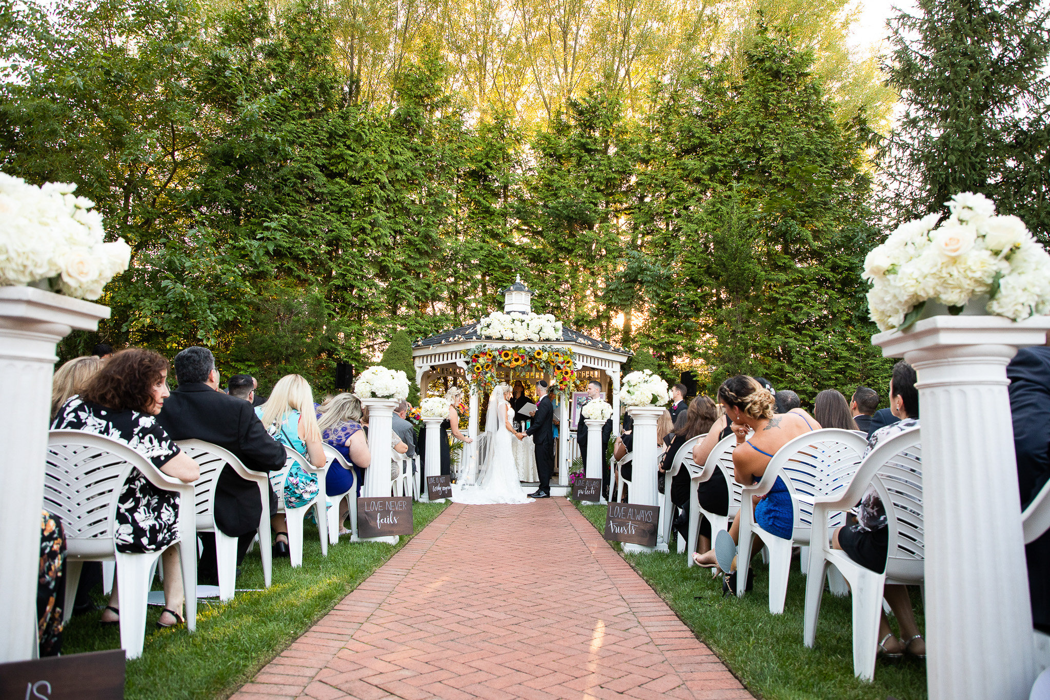 North Ritz Club - Outdoor Ceremony Wedding Photo