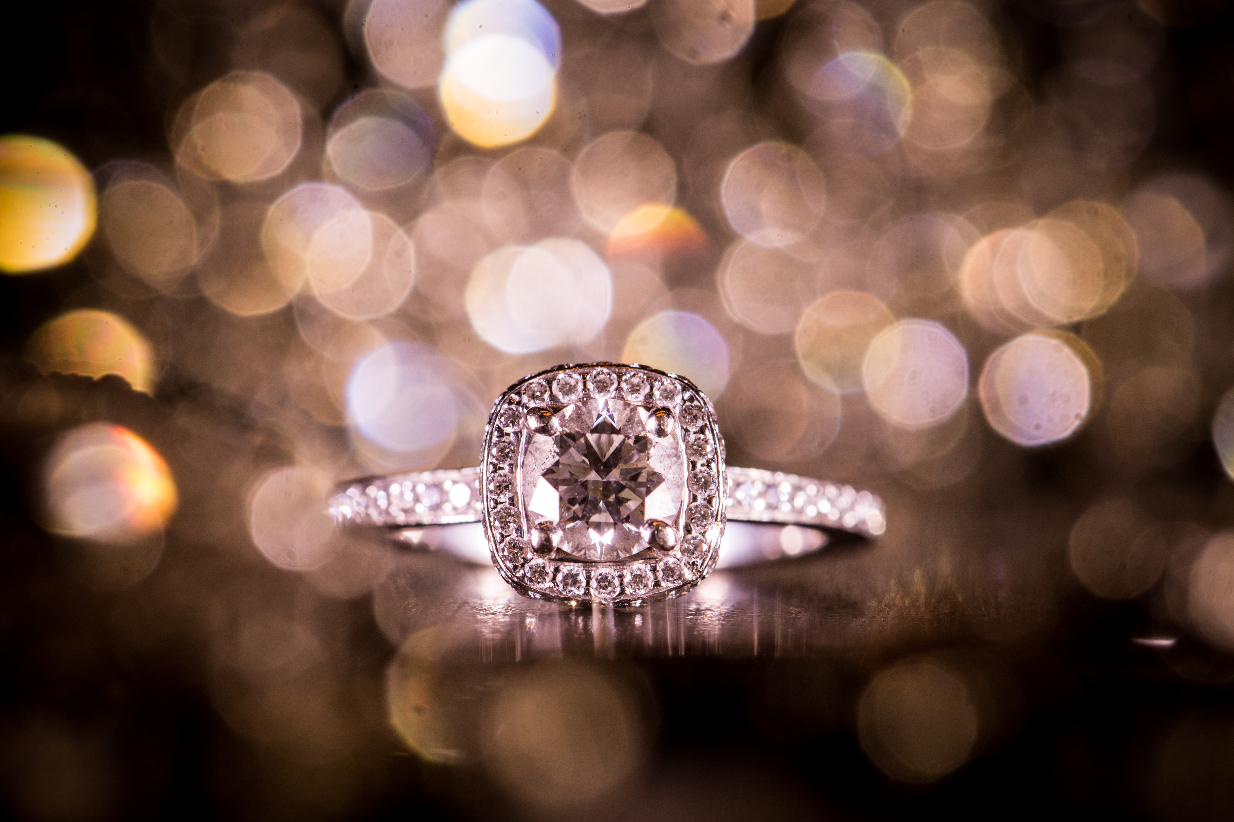 Sparkling engagement ring | Lotus Wedding Photography